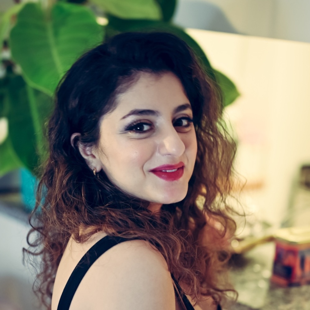 Meet your Posher, Hasti